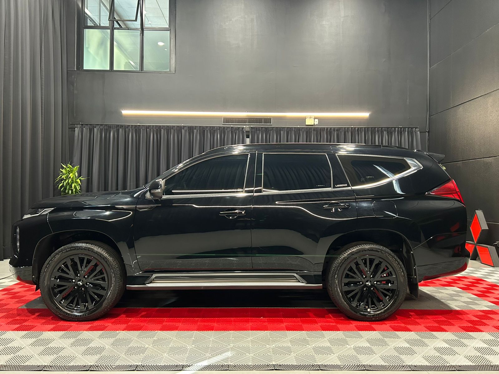 MITSUBISHI PAJERO SPORT 2.4 16V MIVEC TURBO LEGEND BLACK AWD14
