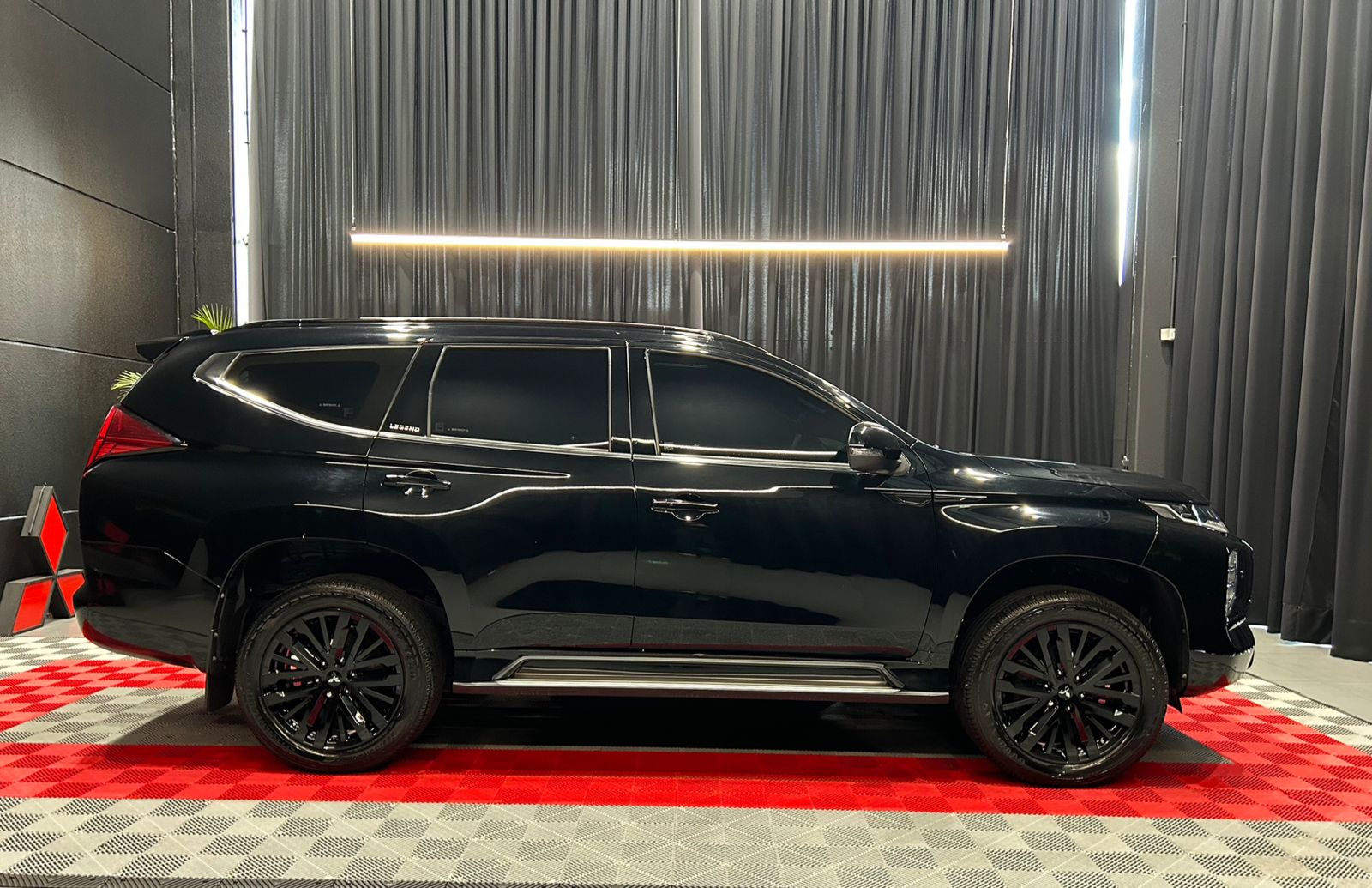 MITSUBISHI PAJERO SPORT 2.4 16V MIVEC TURBO LEGEND BLACK AWD15