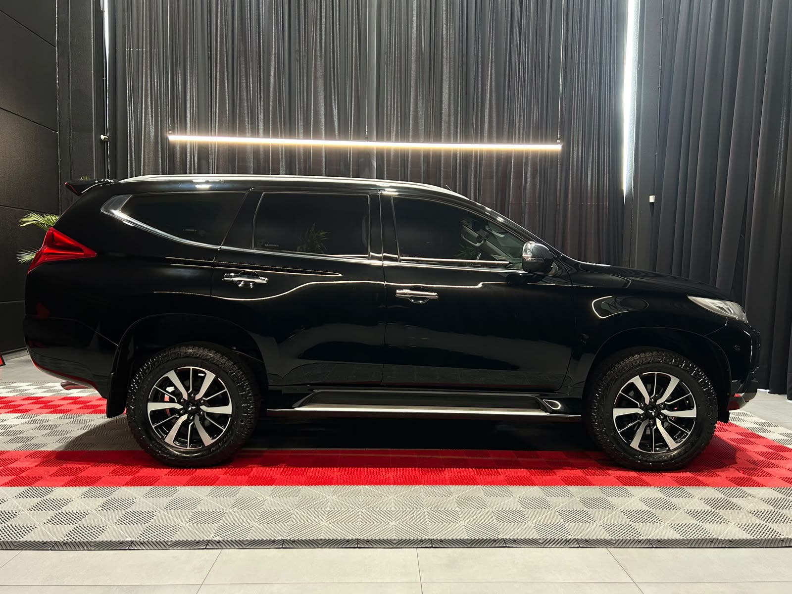 MITSUBISHI PAJERO SPORT 2.4 16V MIVEC TURBO HPE AWD14
