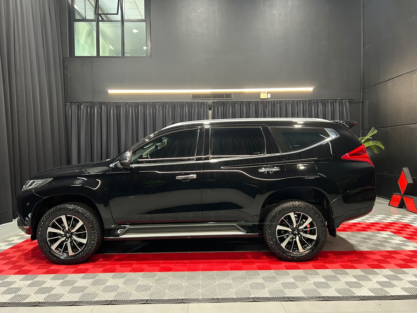 MITSUBISHI PAJERO SPORT 2.4 16V MIVEC TURBO HPE AWD15