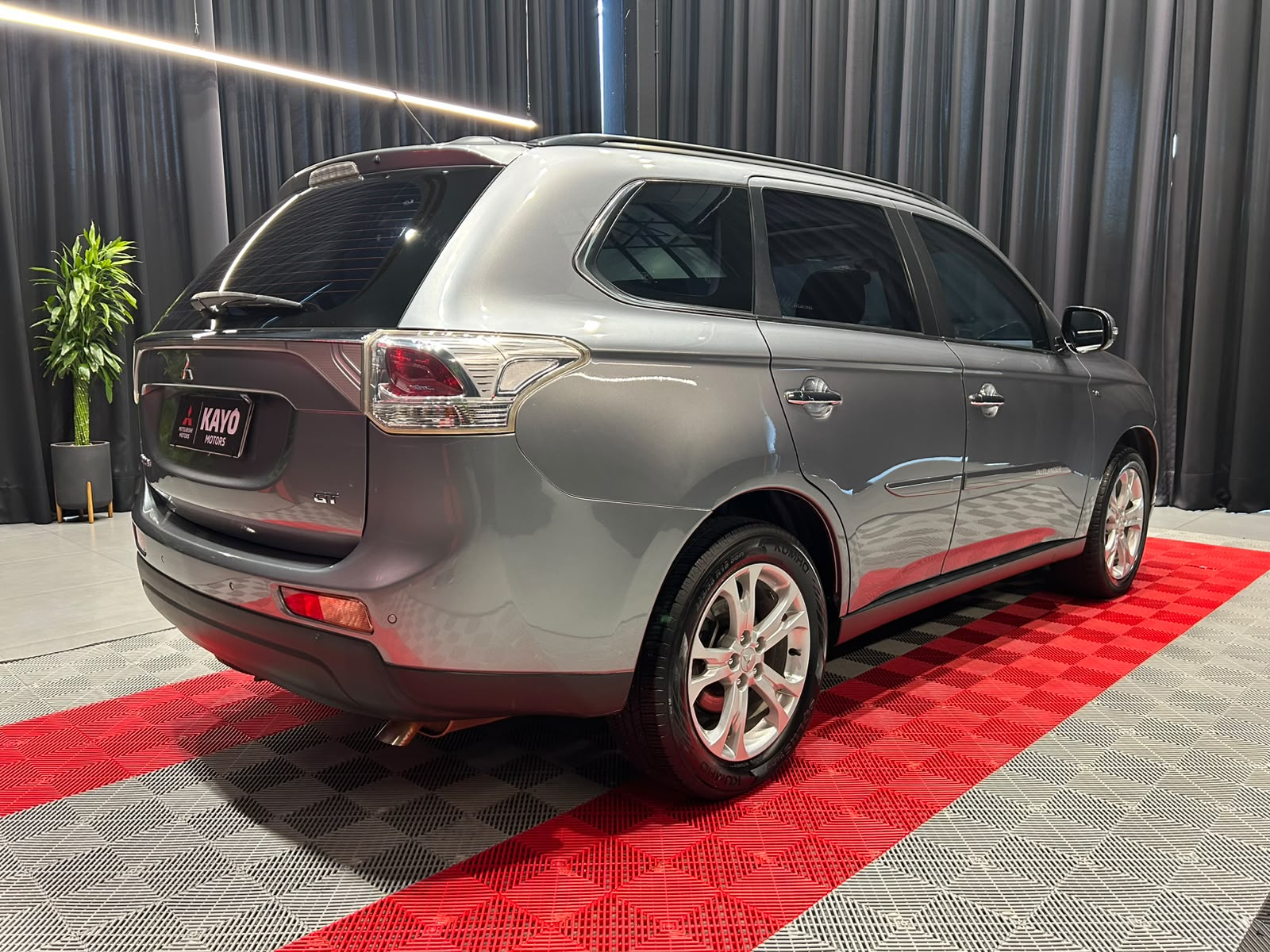 MITSUBISHI OUTLANDER 3.0 GT 4X4 V6 24V13