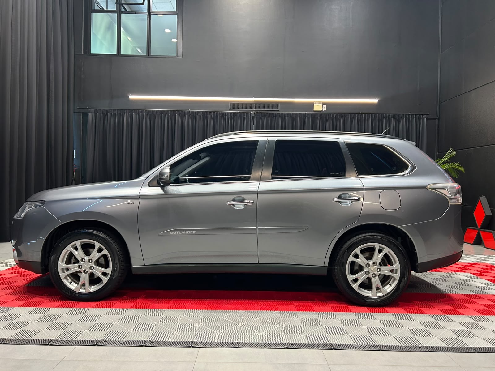 MITSUBISHI OUTLANDER 3.0 GT 4X4 V6 24V14