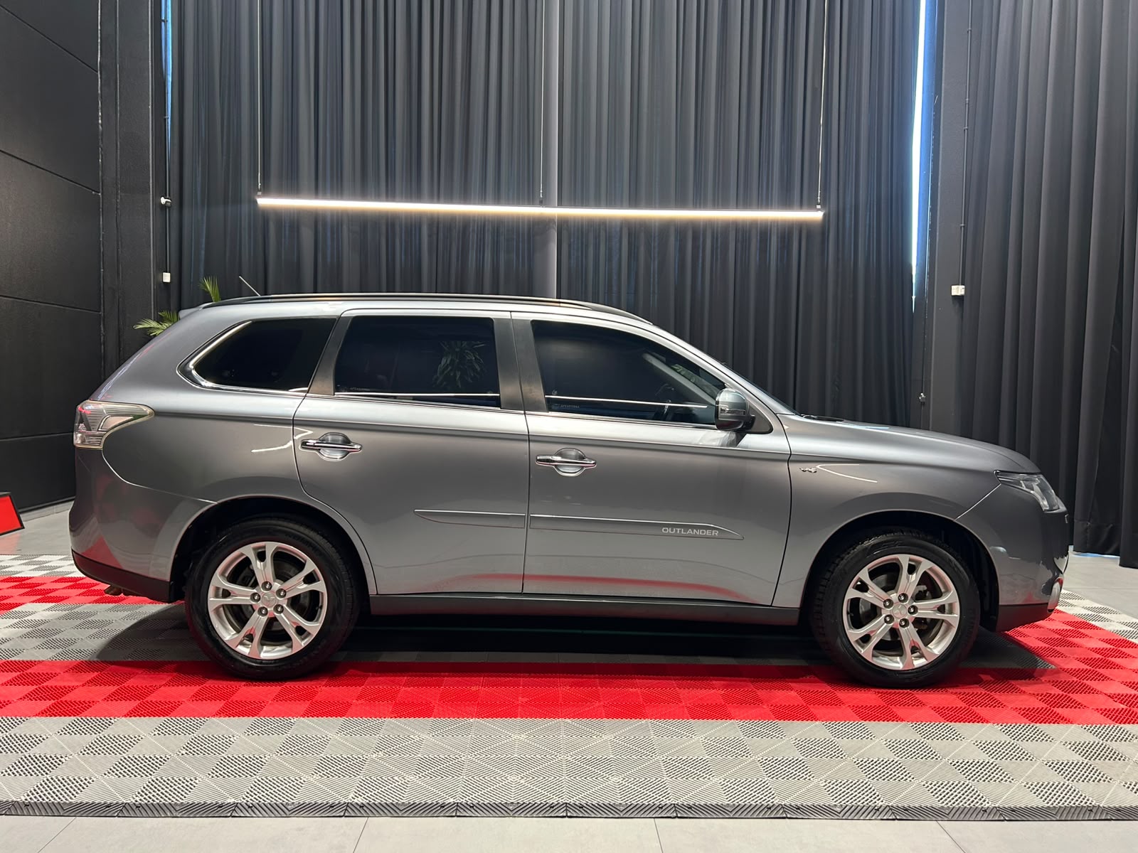 MITSUBISHI OUTLANDER 3.0 GT 4X4 V6 24V15